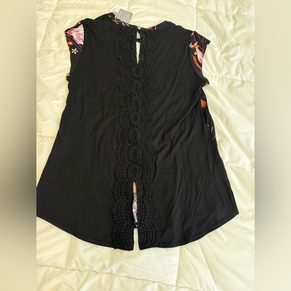 Daniel Rainn Black Blouse with Pink Floral Design - NWT - XS - Picture 8 of 8